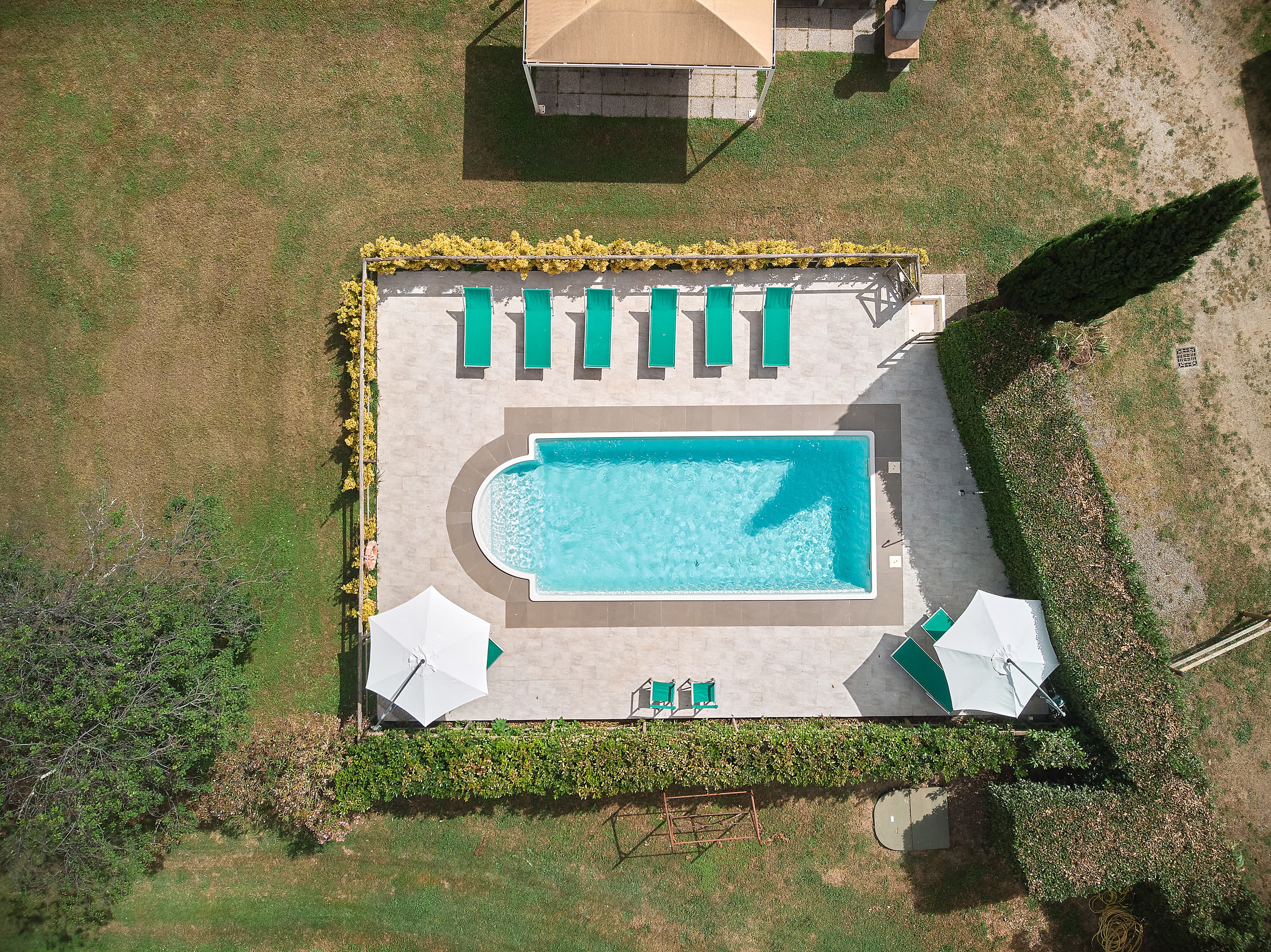 La Pieve, the houses and grounds