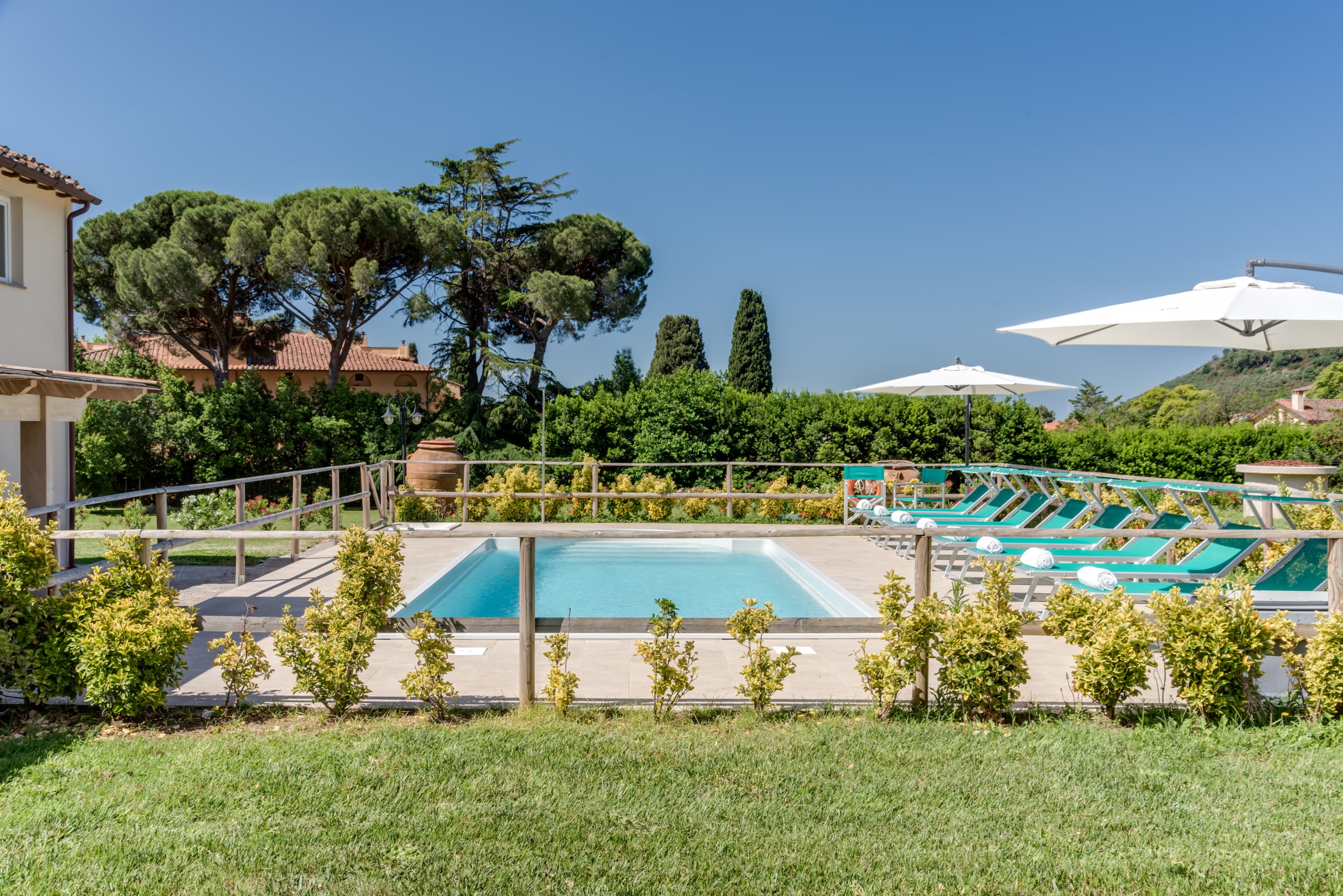 Nerino villa at La Pieve