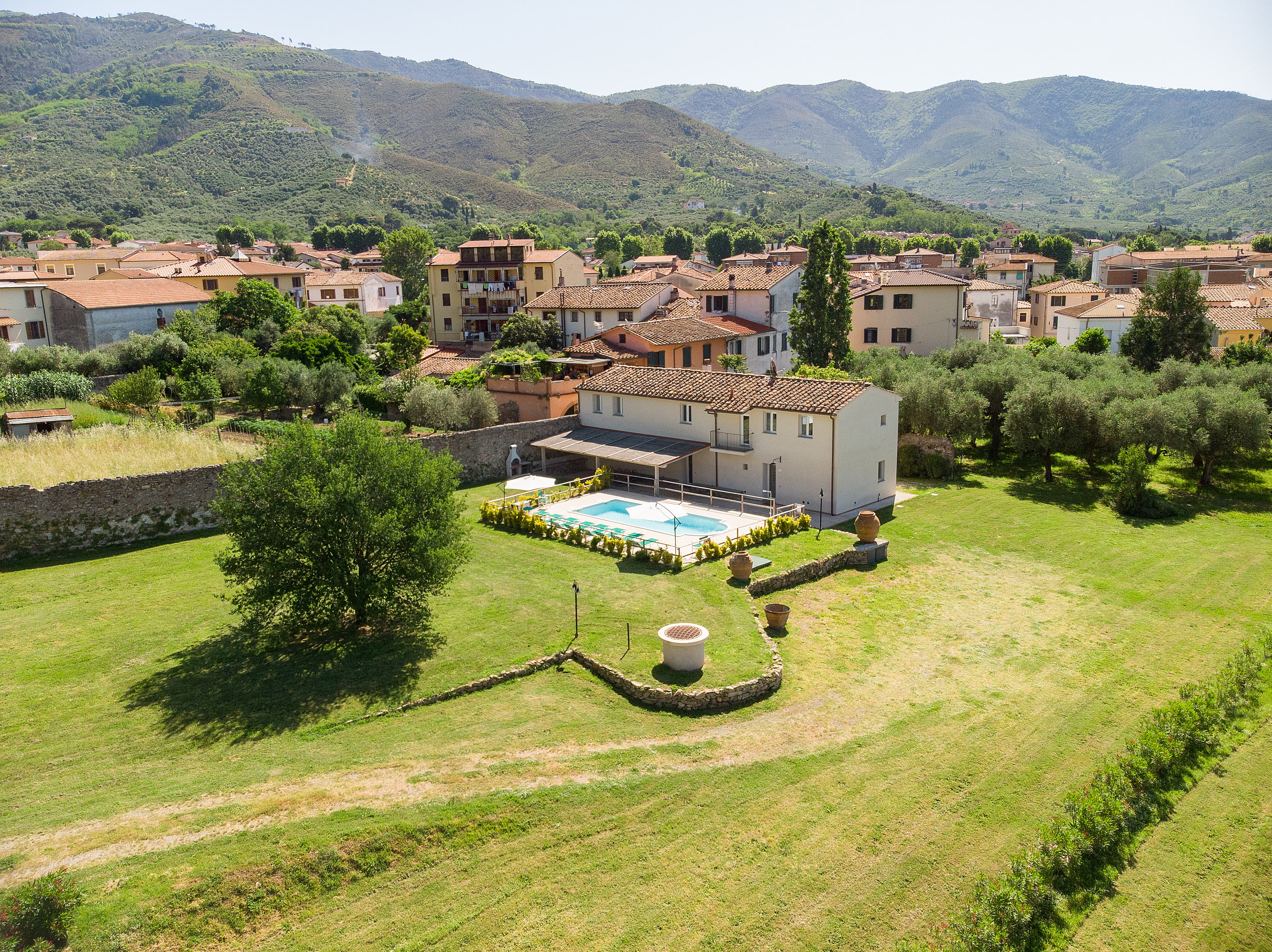 La Pieve, the houses and grounds