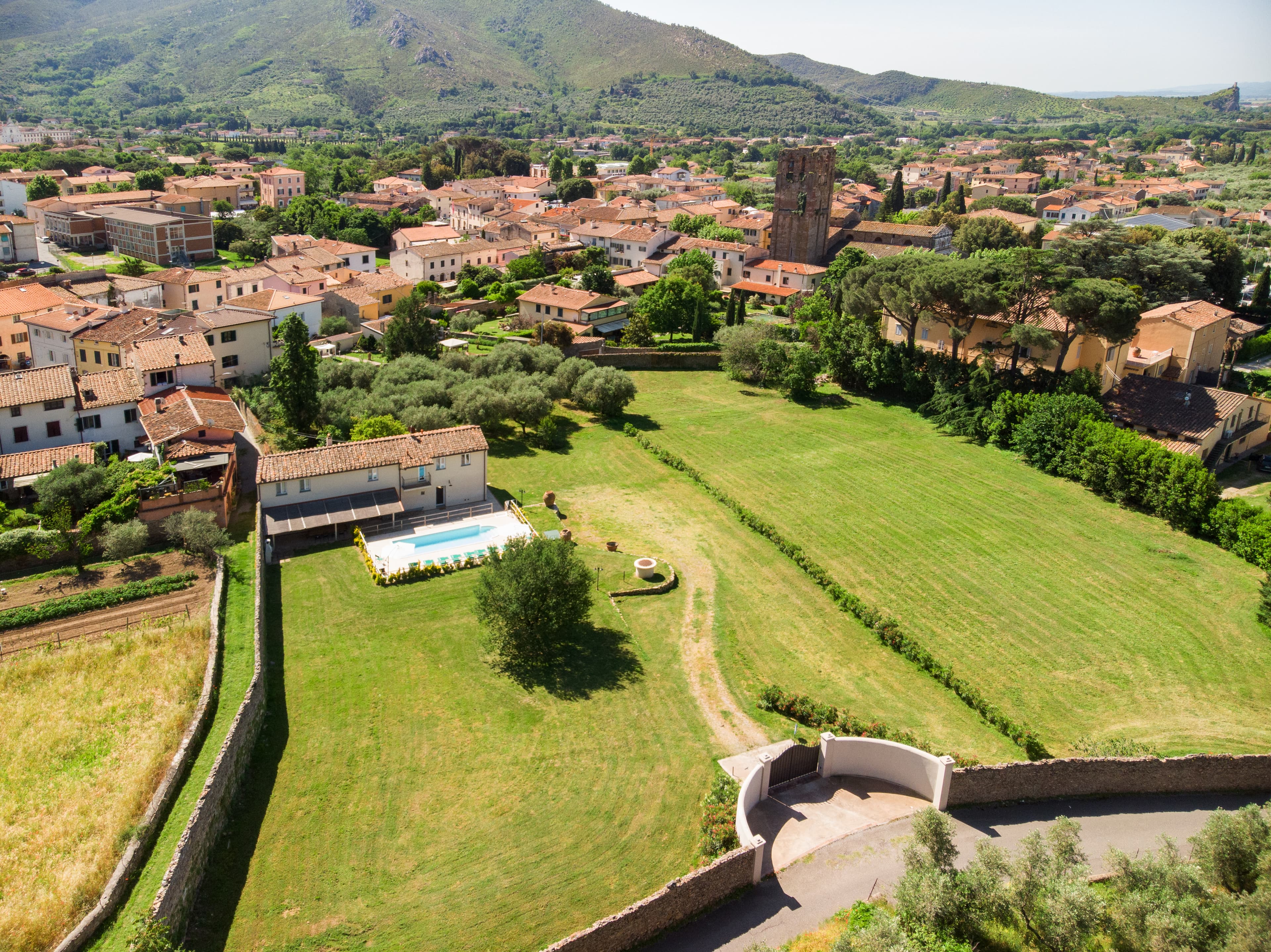 Nerino villa at La Pieve