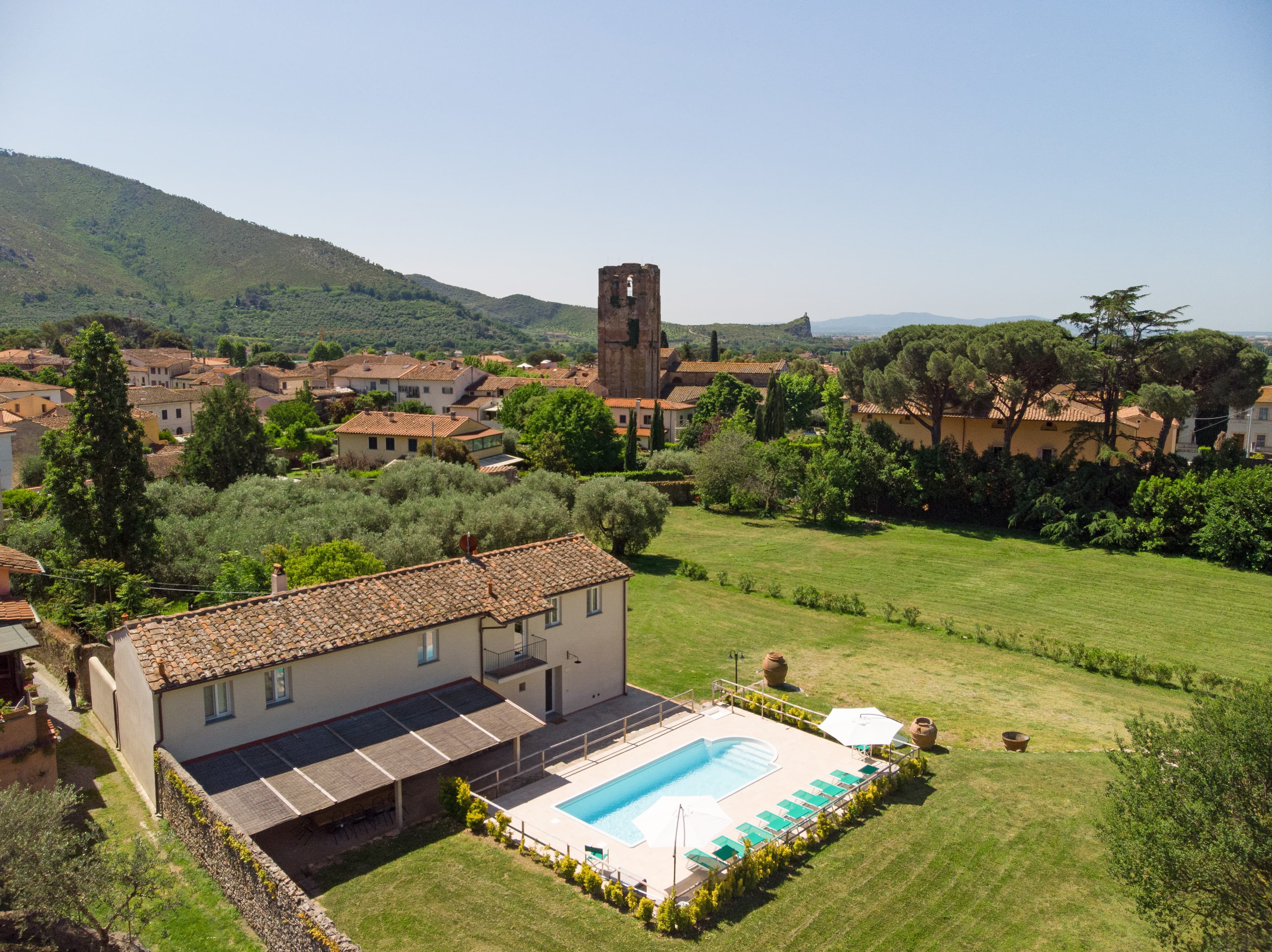 Nerino villa at La Pieve