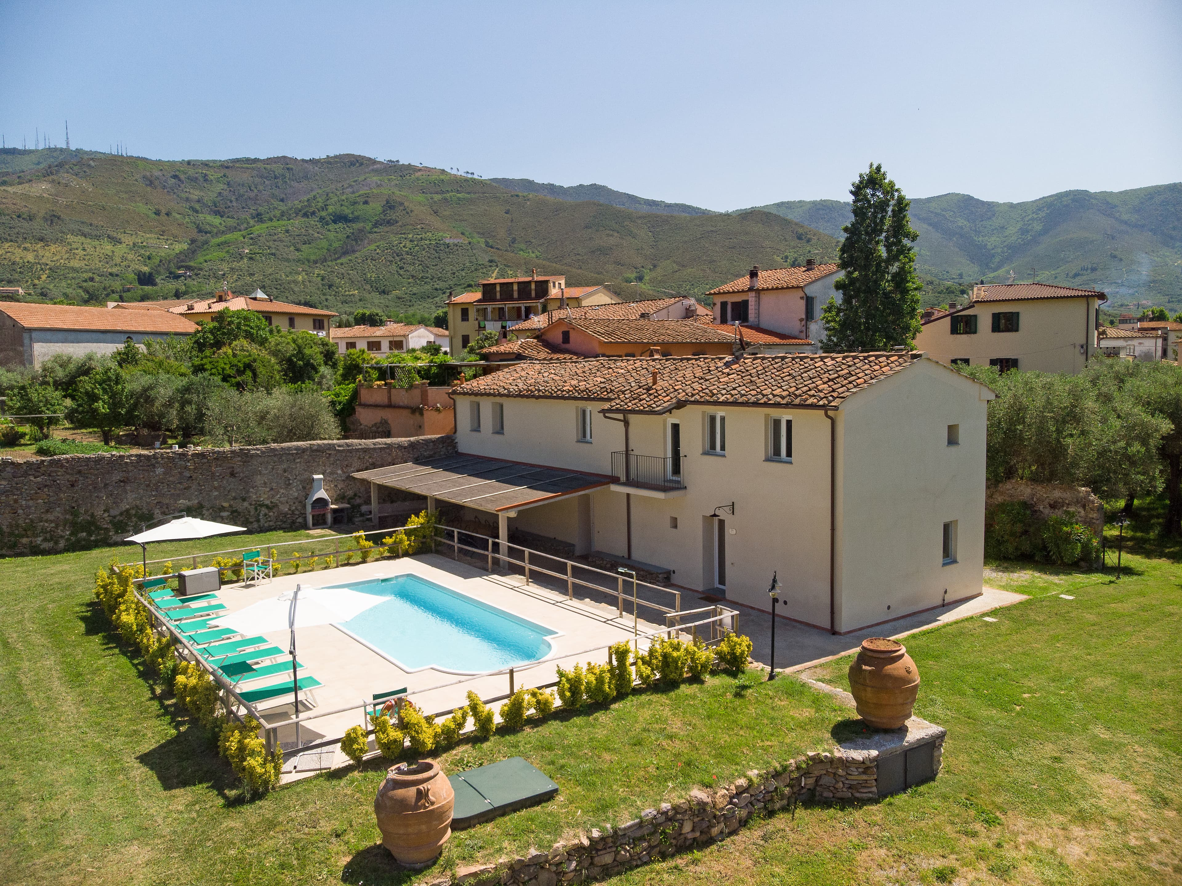 Nerino villa at La Pieve