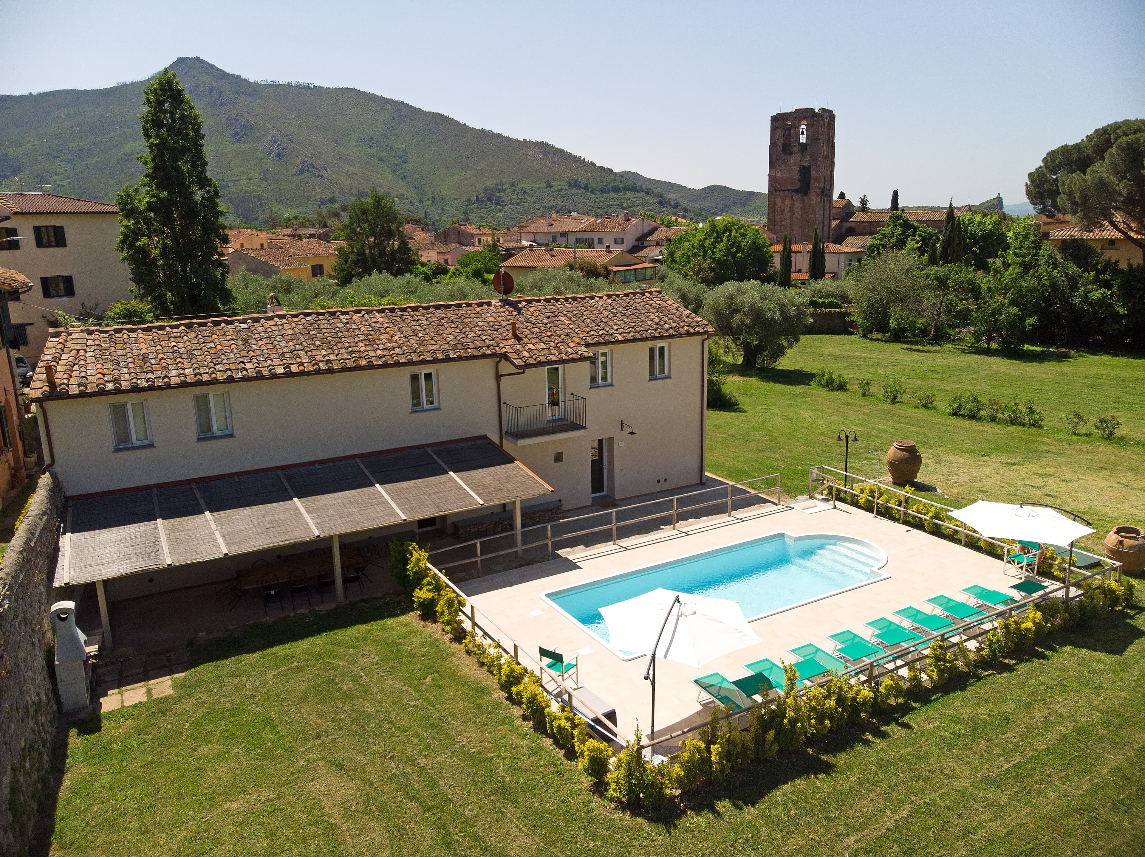 Nerino villa at La Pieve